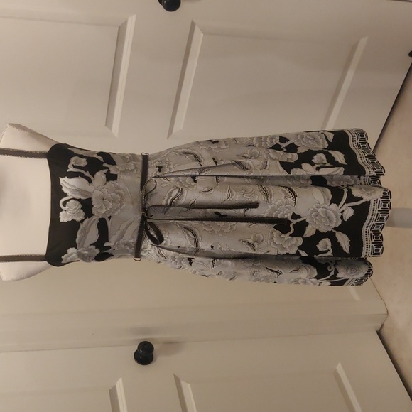 Ann Taylor Dresses & Skirts - Ann Taylor Brown & White Floral Pattern A-Line Sun Dress sz 6P